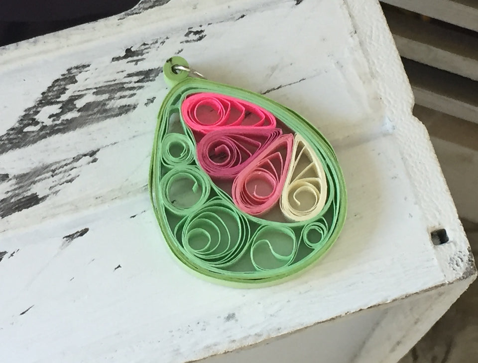 Quilled pendant for necklace